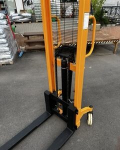 Sztaplarka ręczna 1000kg 160 cm PWMS